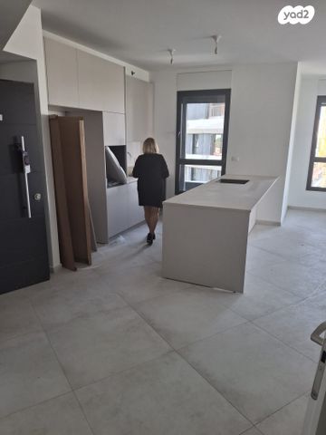 יצחק נבון 15