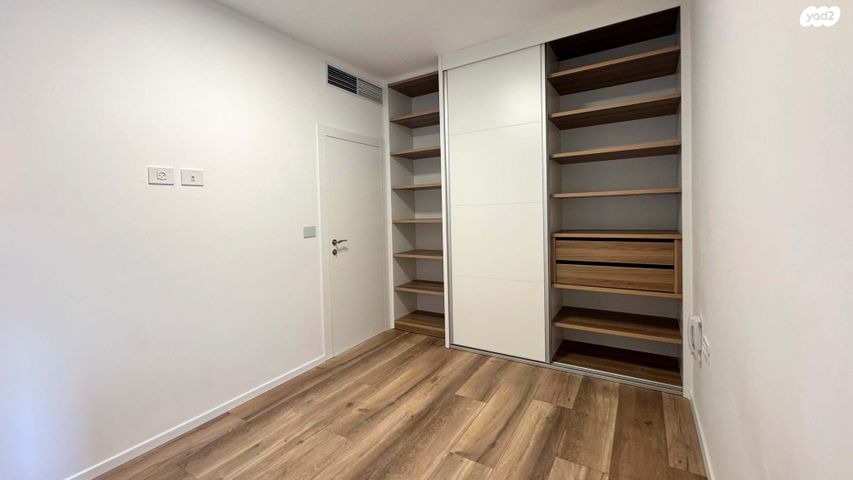 דירת גן, תרע"ד 6, שכונת הראשונים, רמת גן