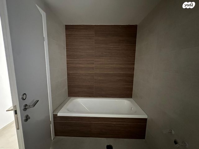 דירה, יונה וולך 7, גרין פארק החדשה, הוד השרון