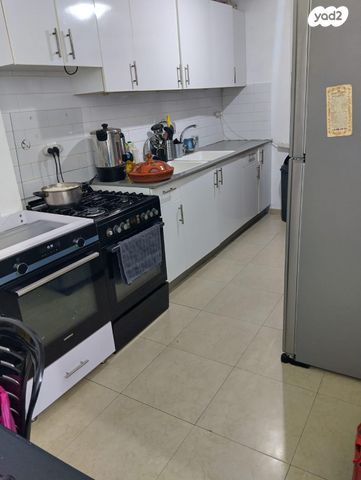 דירה, הרב הרצוג 19, הר שלום, בני ברק