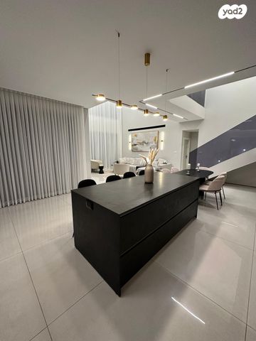 דו משפחתי, כרמיאל