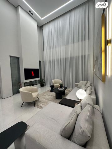 דו משפחתי, כרמיאל