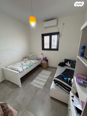 בית פרטי/ קוטג', השלושה 55, עמידר, בת ים