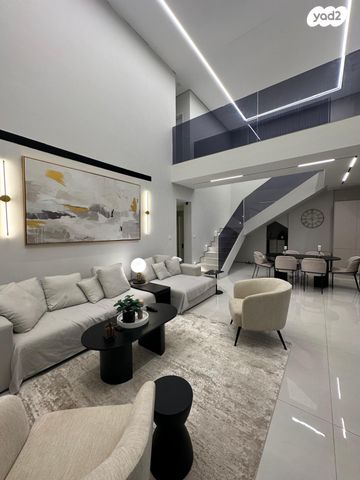 דו משפחתי, כרמיאל