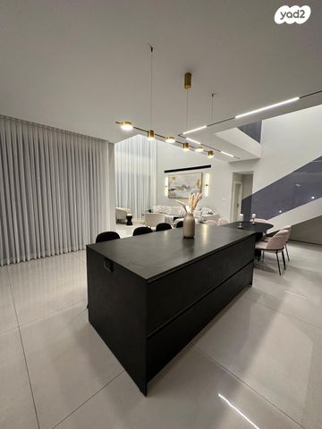 דו משפחתי, כרמיאל