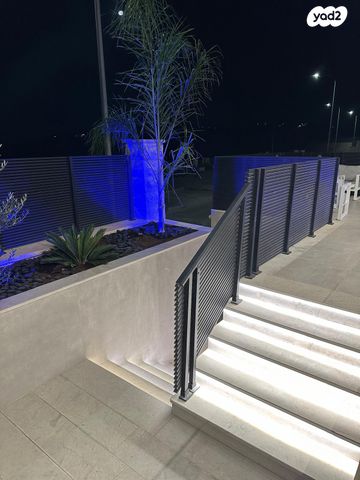 דו משפחתי, כרמיאל