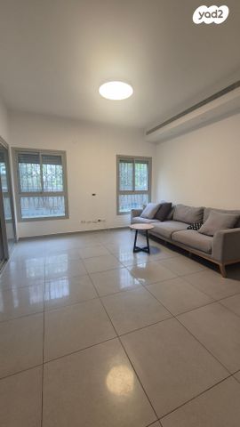 דירת גן, רמתיים, הוד השרון