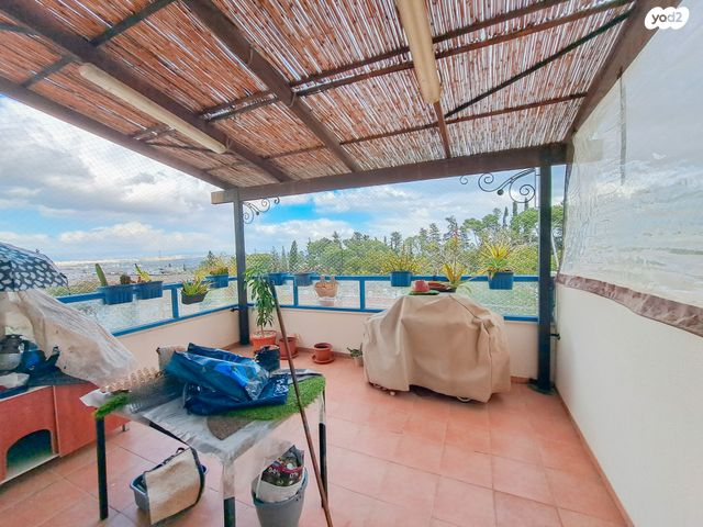 דירה, המעפילים, גבעת נשר, נשר