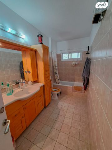 דירה, המעפילים, גבעת נשר, נשר