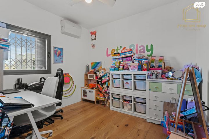 גג/ פנטהאוז, גבים, האירוס, ראשון לציון