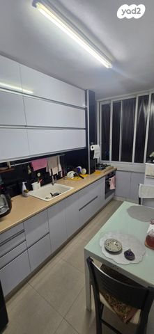 דירה, ישראל בן ציון 21, דרום מערב ותיק, בת ים