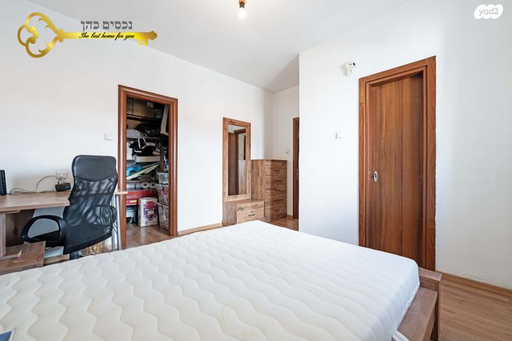 בית פרטי/ קוטג', אחד במאי 19, מרכז, קרית עבודה, חולון