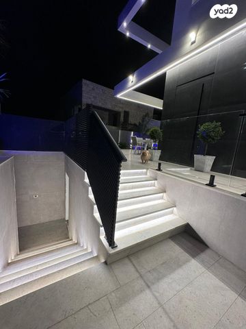 דו משפחתי, כרמיאל