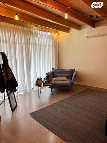 בית פרטי/ קוטג', השלושה 55, עמידר, בת ים