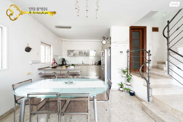 בית פרטי/ קוטג', אחד במאי 19, מרכז, קרית עבודה, חולון