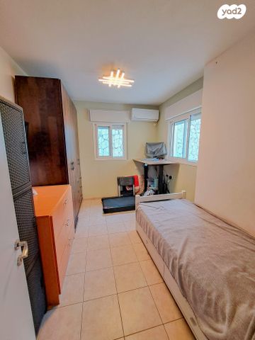 דירה, המעפילים, גבעת נשר, נשר