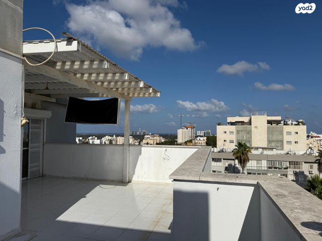 גג/ פנטהאוז, הגיבורים 48, מרכז העיר, חדרה