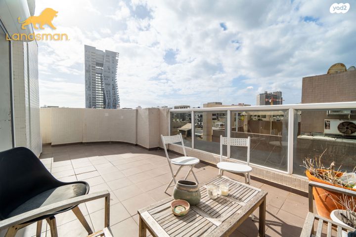 דופלקס, תל אביב יפו