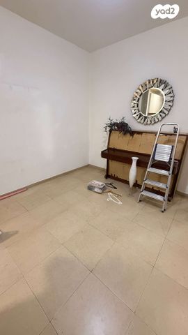 דירה, שדרות העצמאות 38, לב העיר, בת ים