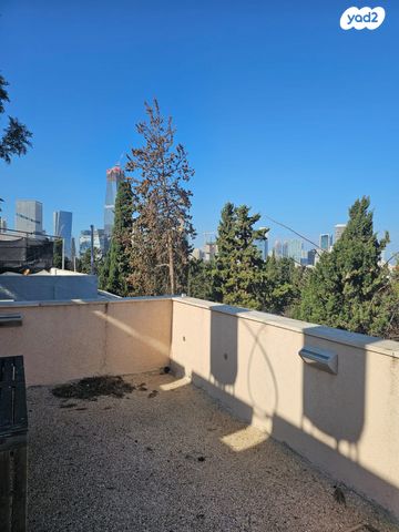 דירה, ישראל טייבר, גבעת הרמבם, גבעתיים