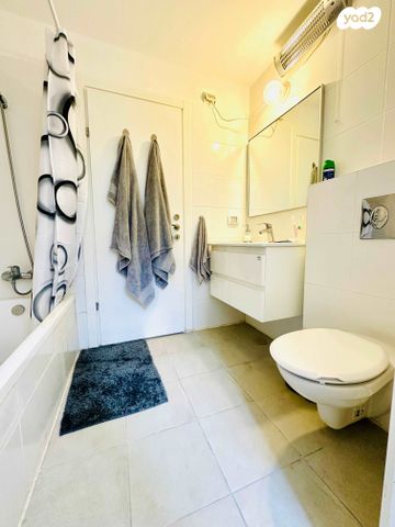 דירה, יאיר רוזנבלום, נווה זמר, רעננה