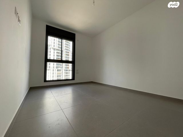 דירה, יונה וולך, גרין פארק החדשה, הוד השרון