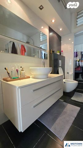 דופלקס, ירושלים 47, שיכוני מזרחי, כפר סבא