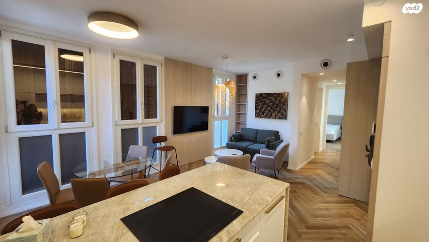 לילינבלום 11