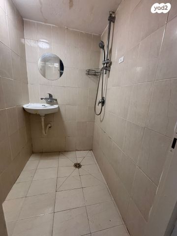 דירת גן, כנפי נשרים, קרית בורוכוב, רמת גן