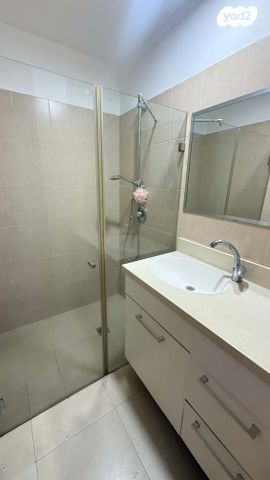 דירה, שדרות העצמאות 38, לב העיר, בת ים