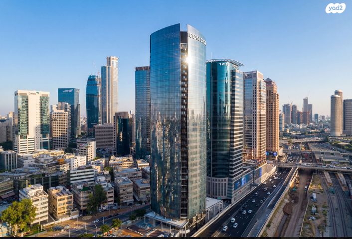 דרך מנחם בגין 13