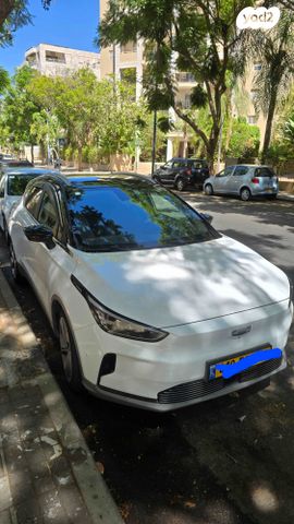 מודעת רכב ג׳ילי Geometry C