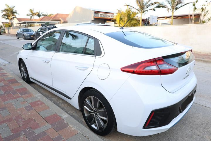 יונדאי איוניק