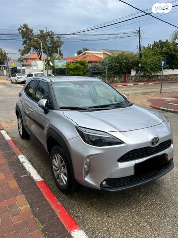 מודעת רכב טויוטה יאריס קרוס