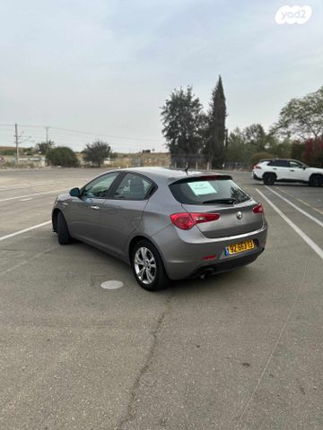 אלפא רומיאו ג'ולייטה