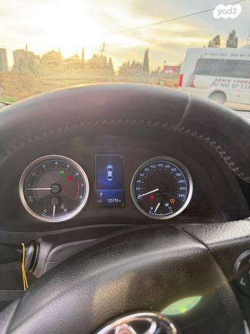 טויוטה קורולה