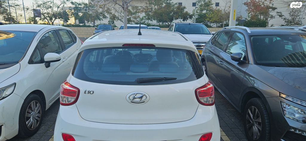 יונדאי i10
