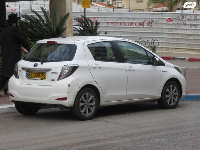 טויוטה יאריס