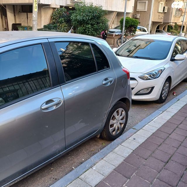 טויוטה יאריס