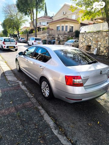 סקודה אוקטביה