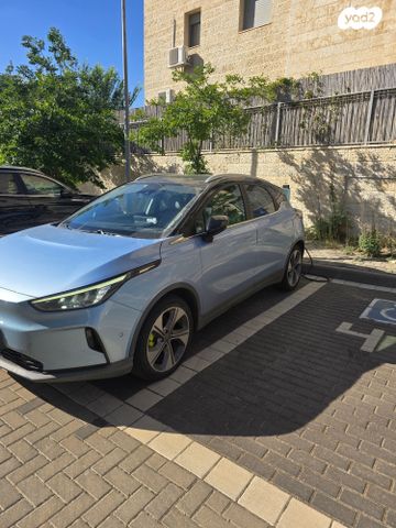 מודעת רכב ג׳ילי Geometry C