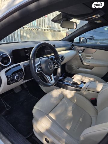 מודעת רכב מרצדס-בנץ CLA