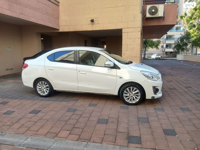 מיצובישי אטראז'