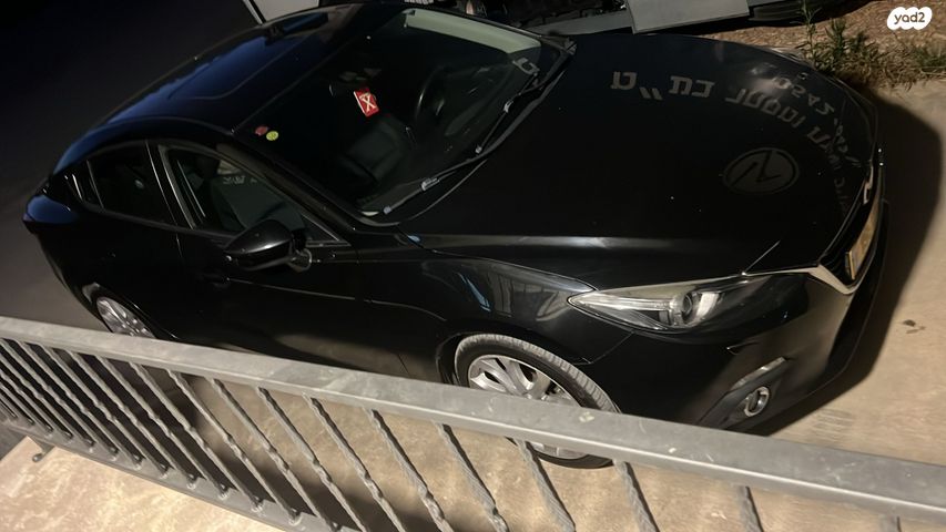 מודעת רכב מאזדה 3