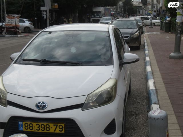 טויוטה יאריס