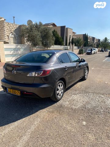 מודעת רכב מאזדה 3