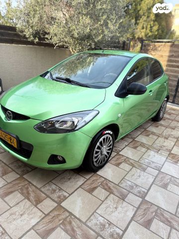 מודעת רכב מאזדה 2