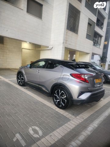 מודעת רכב טויוטה C-HR