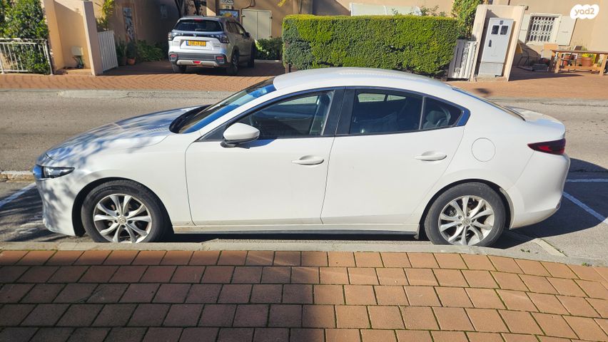 מודעת רכב מאזדה 3