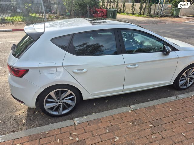 מודעת רכב סיאט לאון